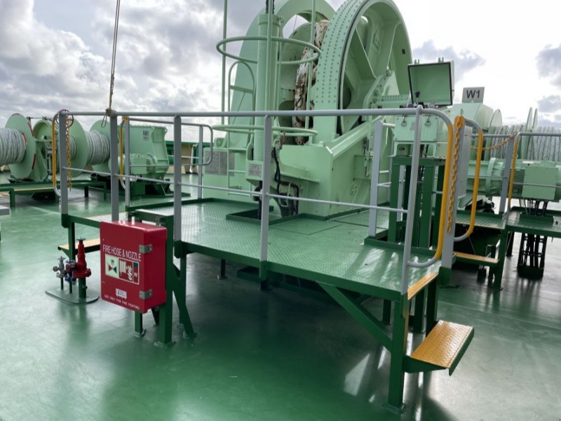 Marine anchor machine